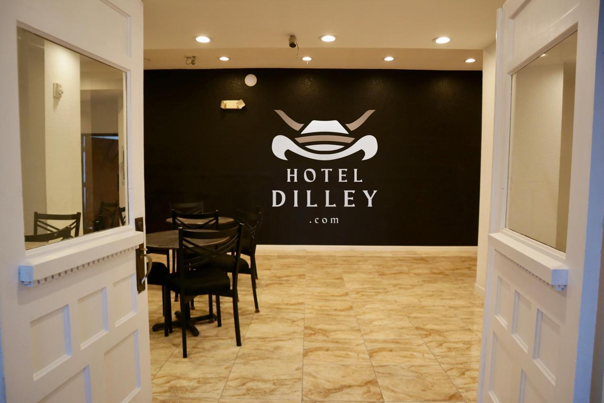 Hotel Dilley Grand Exterior foto
